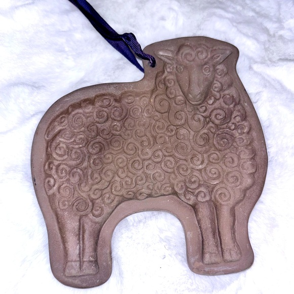 1981 Brown Bag Cookie Art Cookie Mold Sheep Wooly Lamb Stoneware Retired Vintage - Picture 1 of 4